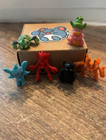 Pokémon poppetjes met giftbox beschikbaar voor biedingen