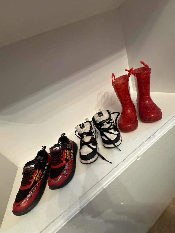 Schoenenpakket maat 25/26: Nike, Skechers, Laarzen, Kinderen en Baby's, Kinderkleding | Schoenen en Sokken, Gebruikt, Schoenen