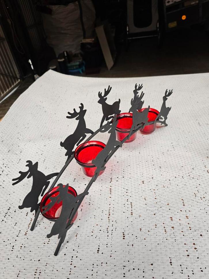 Kerst Kandelaar met Rendieren , 40 cm breed., Huis en Inrichting, Woonaccessoires | Kandelaars en Kaarsen, Zo goed als nieuw, Kandelaar