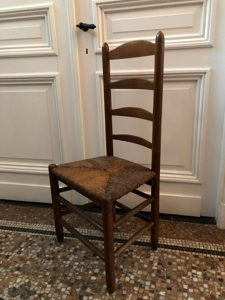 ANTIEKE HOUTEN STOEL RIETEN ZITTING KNOPPENSTOEL, Antiek en Kunst, Antiek | Meubels | Stoelen en Banken, Ophalen