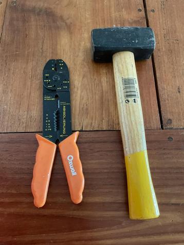 Striptang beschikbaar voor biedingen