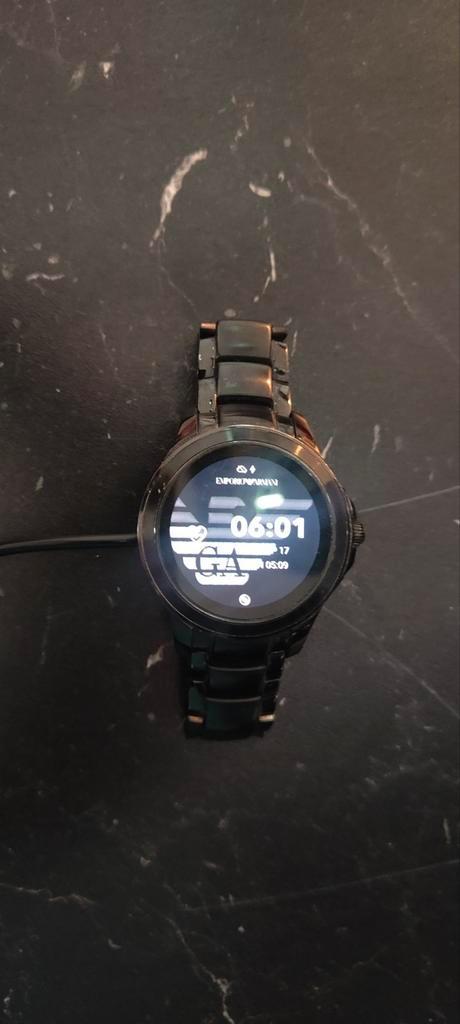 Emporio Armani Smartwatch model dw7e2, Sieraden, Tassen en Uiterlijk, Smartwatches, Zo goed als nieuw, Android, Zwart, Afstand