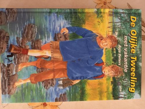 De olijke tweeling - met vakantie, Boeken, Kinderboeken | Jeugd | onder 10 jaar, Zo goed als nieuw, Fictie algemeen, Ophalen of Verzenden