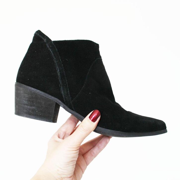 Mooie Suede La Strada Enkellaarsjes -s6 (Maat 41) € 60,-, Kleding | Dames, Schoenen, Zo goed als nieuw, Lage of Enkellaarzen, Zwart