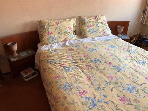 Compleet tweepersoonsbed met toebehoor, Huis en Inrichting, Slaapkamer | Bedden, Gebruikt, Tweepersoons, 160 cm, 210 cm, Hout