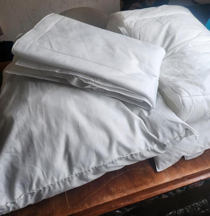 Witte Beddengoed Set dekbed  kussensloop  matrasbeschermer, Huis en Inrichting, Slaapkamer | Beddengoed, Zo goed als nieuw, Deken of Dekbed