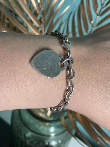 Zilveren vintage armband met hart hanger beschikbaar voor biedingen