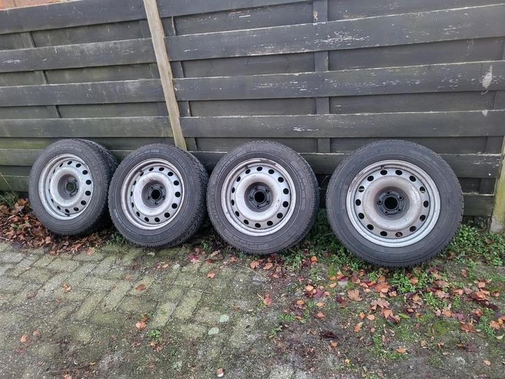 Stalen velgen met winterbanden voor oa fiat scudo 215/60 R16, Auto-onderdelen, Banden en Velgen, Banden en Velgen, Winterbanden