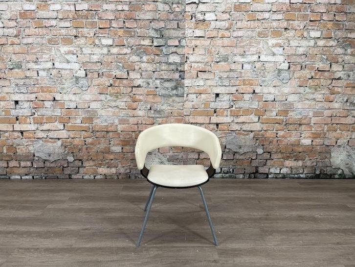 Allermuir Mollie bij TheReSales, Huis en Inrichting, Stoelen, Zo goed als nieuw, Vijf, Zes of meer stoelen, Leer, Metaal, Wit