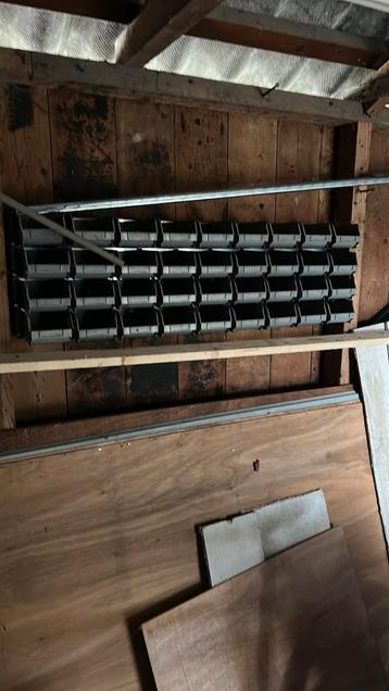 36 assortibak op rails beschikbaar voor biedingen