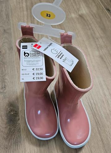 Nieuwe roze regenlaarzen maat 23 beschikbaar voor biedingen