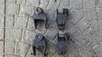 4 Mastdragers voor (Thule) dakdrager stangen 32x23mm., Ophalen, Gebruikt