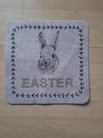 NIEUW KLEEDJE PASEN MET HAAS Afmeting 30 x 30 cm, Ophalen of Verzenden, Nieuw