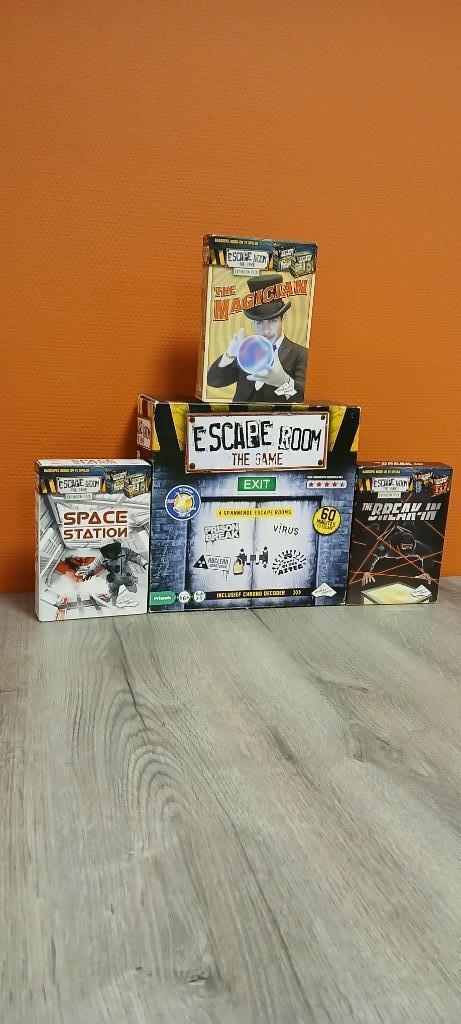 escape room + 3 uitbreidingen, Hobby en Vrije tijd, Gezelschapsspellen | Bordspellen, Gebruikt, Een of twee spelers, Drie of vier spelers