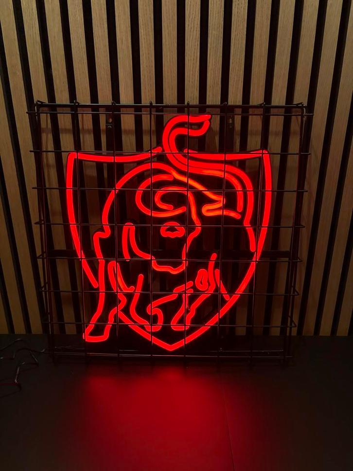 Jupiler Neon led Lichtbak 50x50cm lichtreclame, Verzamelen, Merken en Reclamevoorwerpen, Zo goed als nieuw, Lichtbak of (neon) lamp