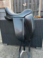 Arno Brandt dressuur zadel 17 inch Medium boom, Dieren en Toebehoren, Paarden en Pony's | Zadels, Ophalen of Verzenden, Zo goed als nieuw