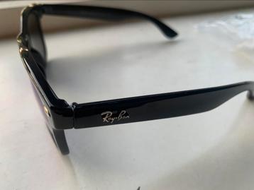 Zoals Nieuw Ray Ban SungGalsses beschikbaar voor biedingen