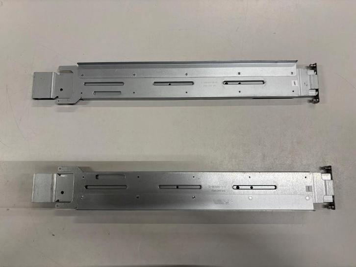 Storage unit & two HPE servers, Computers en Software, Serverkasten, Refurbished, Geperforeerd, Ophalen