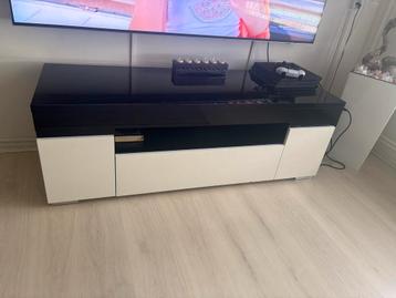 Dressoir & Salontafel met glasplaat - Strak Design beschikbaar voor biedingen