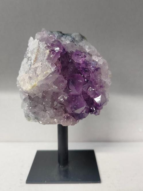 Amethist op standaard - OS27, Verzamelen, Mineralen en Fossielen, Mineraal, Ophalen of Verzenden