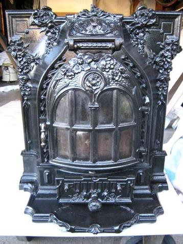 Art Nouveau gietijzeren kachel beschikbaar voor biedingen