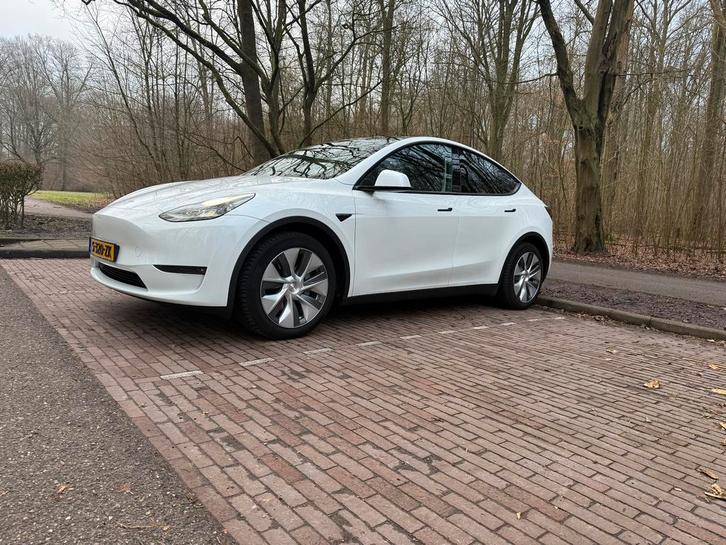 Tesla model Y dual motor long range 2023, Auto's, Tesla, Particulier, Model Y, 4x4, ABS, Achteruitrijcamera, Adaptieve lichten