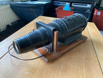 Toverlantaarn, projector, beamer, dia, space roteerbaar dia  beschikbaar voor biedingen