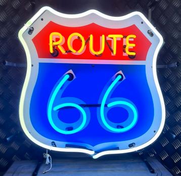 FIFTIES SIXTIES NEONVERLICHTING ROUTE 66 MET ACHTERPLAAT  beschikbaar voor biedingen