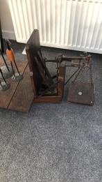 Antieke weegschaal en vogels, Ophalen