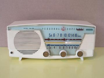 Oude radio Rincan model 5A-32 beschikbaar voor biedingen