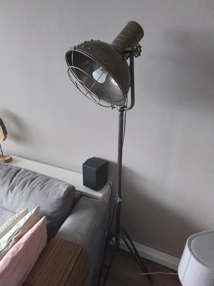Industriële Vloerlamp - 160cm Hoog, Huis en Inrichting, Lampen | Vloerlampen, Ophalen