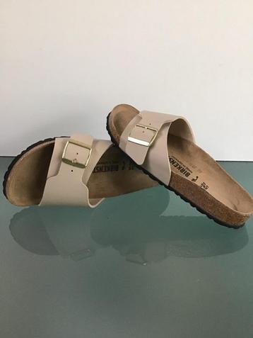 GRATIS VERZENDEN | BIRKENSTOCK Nieuwe beige slippers 39 beschikbaar voor biedingen