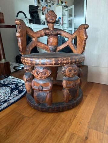 Afrikaanse Opperhoofdstoel - Handgesneden Houten Stoel beschikbaar voor biedingen