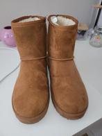 Bruine boots ugg look, Kleding | Dames, Schoenen, Ophalen of Verzenden, Bruin, Zo goed als nieuw