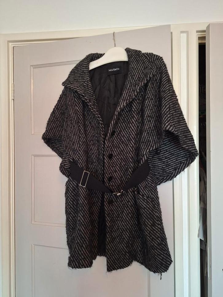 Gestreepte cape jas van Max&Co, Kleding | Dames, Jassen | Zomer, Gedragen, Maat 38/40 (M), Zwart, Ophalen of Verzenden
