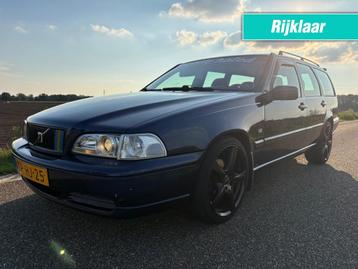 Volvo V70 2.5 V-LINE / CARBAGE RUN / TOP ONDERHOUDEN beschikbaar voor biedingen