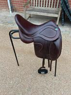 Bruin 18” dressuurzadel Sella Cello met anatomische singel, Dieren en Toebehoren, Ophalen of Verzenden, Zo goed als nieuw, Dressuur