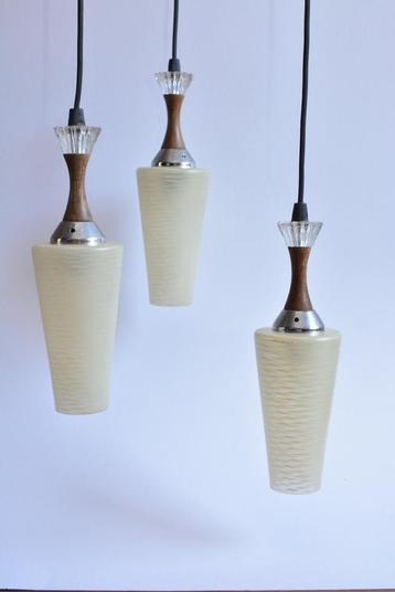 Hanglamp van teakhout en cilindrische buis  jaren zestig beschikbaar voor biedingen