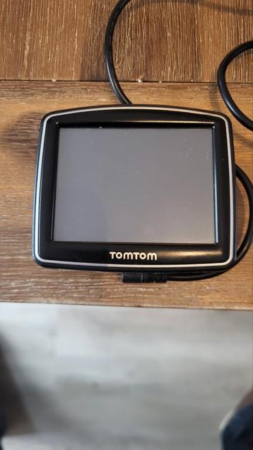 TomTom One Navigatie + Autolader beschikbaar voor biedingen