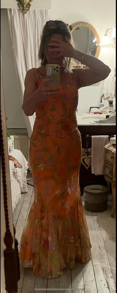 2 delig Rok pak maat M (rok+top)  oranje meerkleurig, Kleding | Dames, Gelegenheidskleding, Zo goed als nieuw, Overige typen, Maat 38/40 (M)