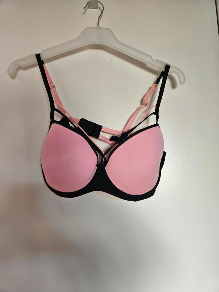 Mooie roze/zwarte BH Sapph, Kleding | Dames, Ondergoed en Lingerie, BH, Roze, Verzenden