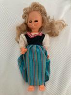 Vintage Pop Ari nummer 3351 met Blonde Haren en Klederdracht, Ophalen of Verzenden, Gebruikt, Overige typen
