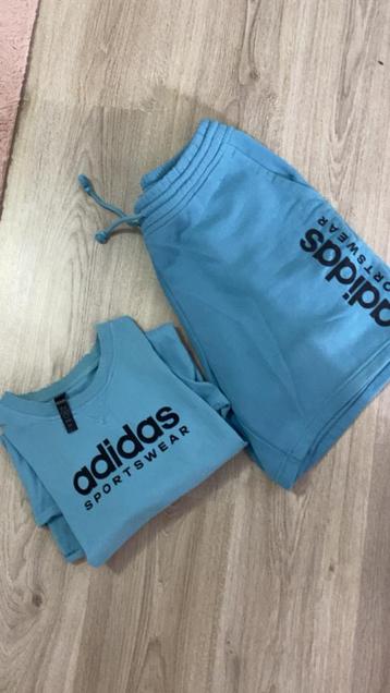 Adidas heren set baby blauw beschikbaar voor biedingen