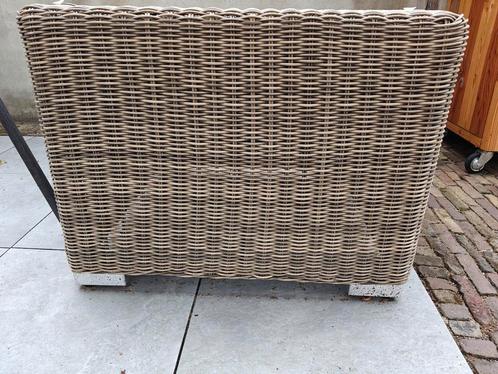 Mooie tafel van (ronde) wicker, Tuin en Terras, Tuinmeubel-accessoires, Zo goed als nieuw, Ophalen