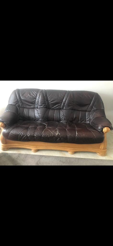 Bankstel 3-zits en 2-zits donkerbruin echt leer en eikenhout, Huis en Inrichting, Banken | Bankstellen, Gebruikt, Rechte bank