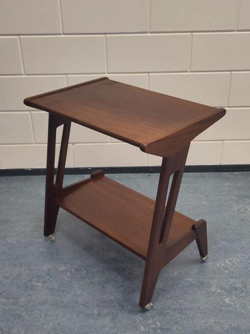 Vintage bijzettafeltje teak houten trolley tafeltje hout, Huis en Inrichting, Tafels | Sidetables, Gebruikt, 25 tot 50 cm, 50 tot 100 cm