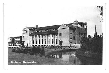 975707 Eindhoven Gemeentehuis 1955 Gelopen met postzegel  beschikbaar voor biedingen