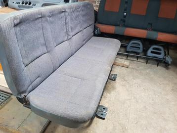 Gestoffeerde zit/slaapbank bed voor een camper  beschikbaar voor biedingen