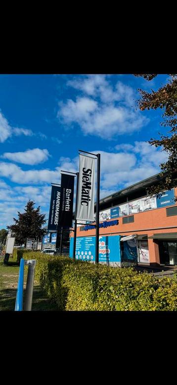Rvs BannerVlaggenMasten met Dubbele Uithouder beschikbaar voor biedingen