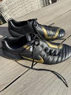 Nike Air Zoom Total 90 III FG – Zwart/Goud – Maat 46, Sport en Fitness, Voetbal, Maat XL, Schoenen, Ophalen of Verzenden, Zo goed als nieuw